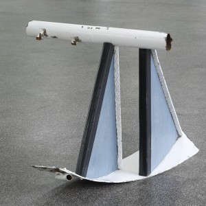 Installation view: Nora Schultz, »Fernrohr«, 2009, Found object, 79 x 96 x 82 cm. »10 9 8 7 6 5 4 3 2 1«, Kölnischer Kunstverein, Cologne, 23.04.09—07.06.09.