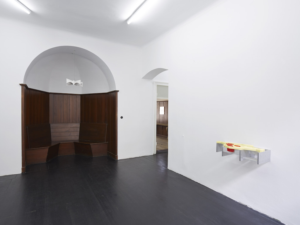 Richard Rezac, »Circum«, installation view,<br/>Galerie Isabella Bortolozzi, Berlin, 02.09.15–17.10.15
