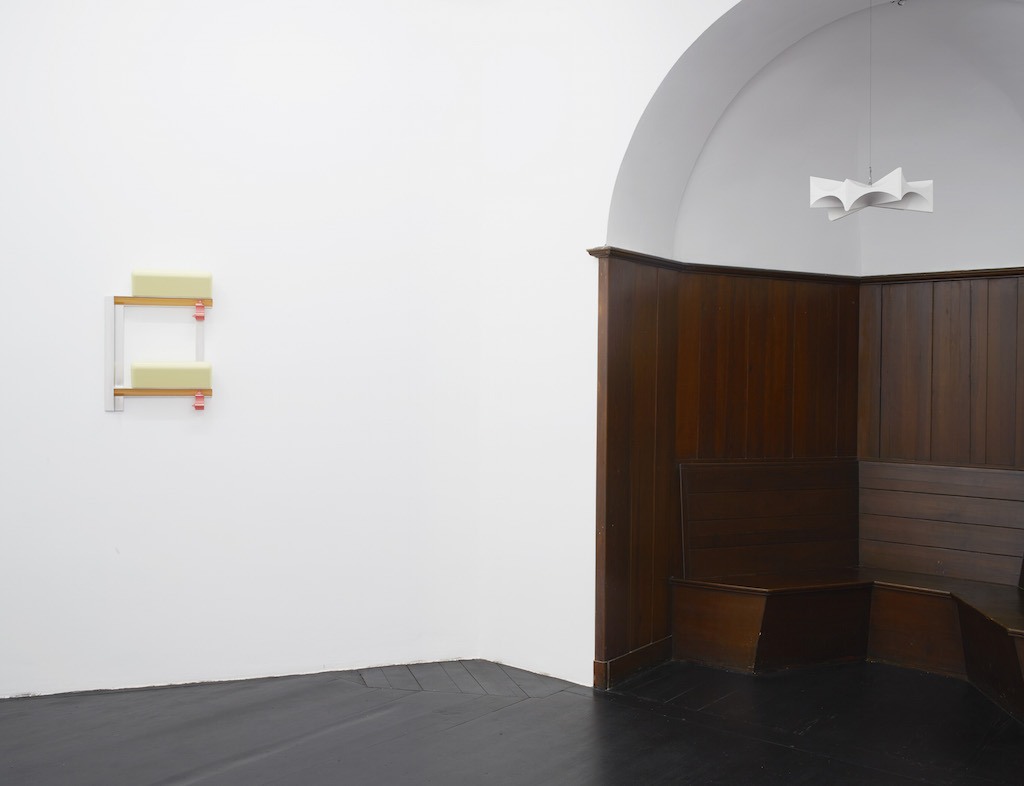 Richard Rezac, »Circum«, installation view,<br/>Galerie Isabella Bortolozzi, Berlin, 02.09.15–17.10.15