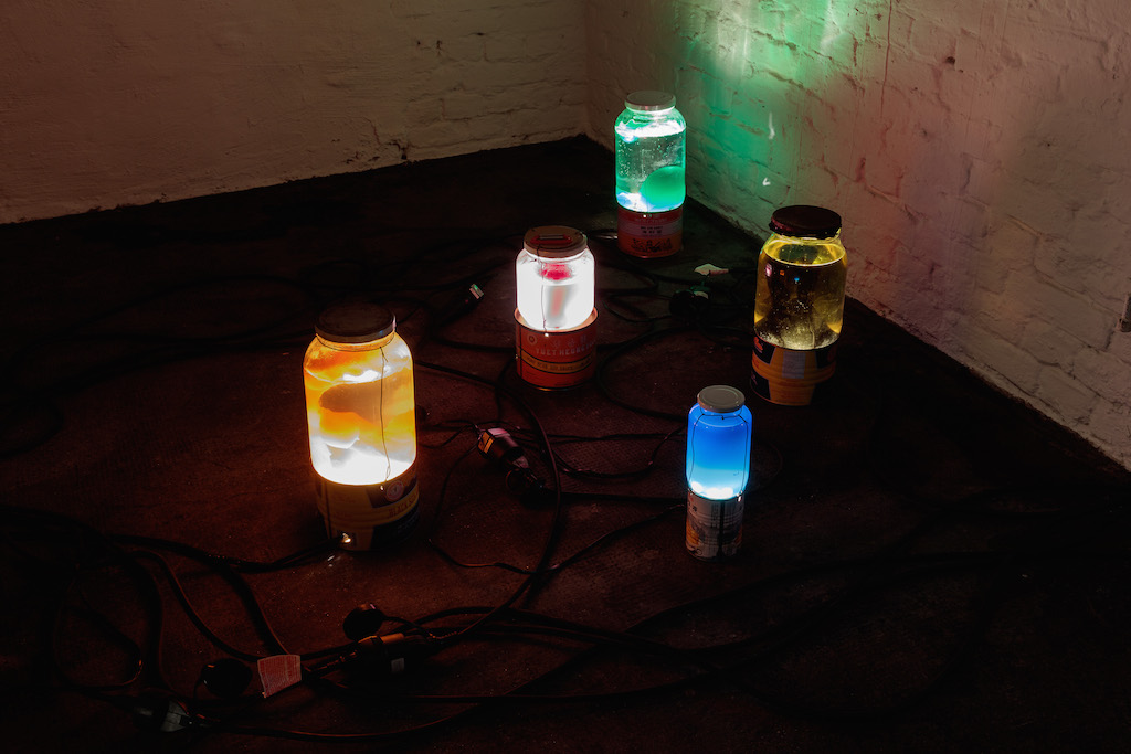 Catharine Ahearn, »Lamps with generator«, 2015, home made lava lamps, dimensions variable, unique