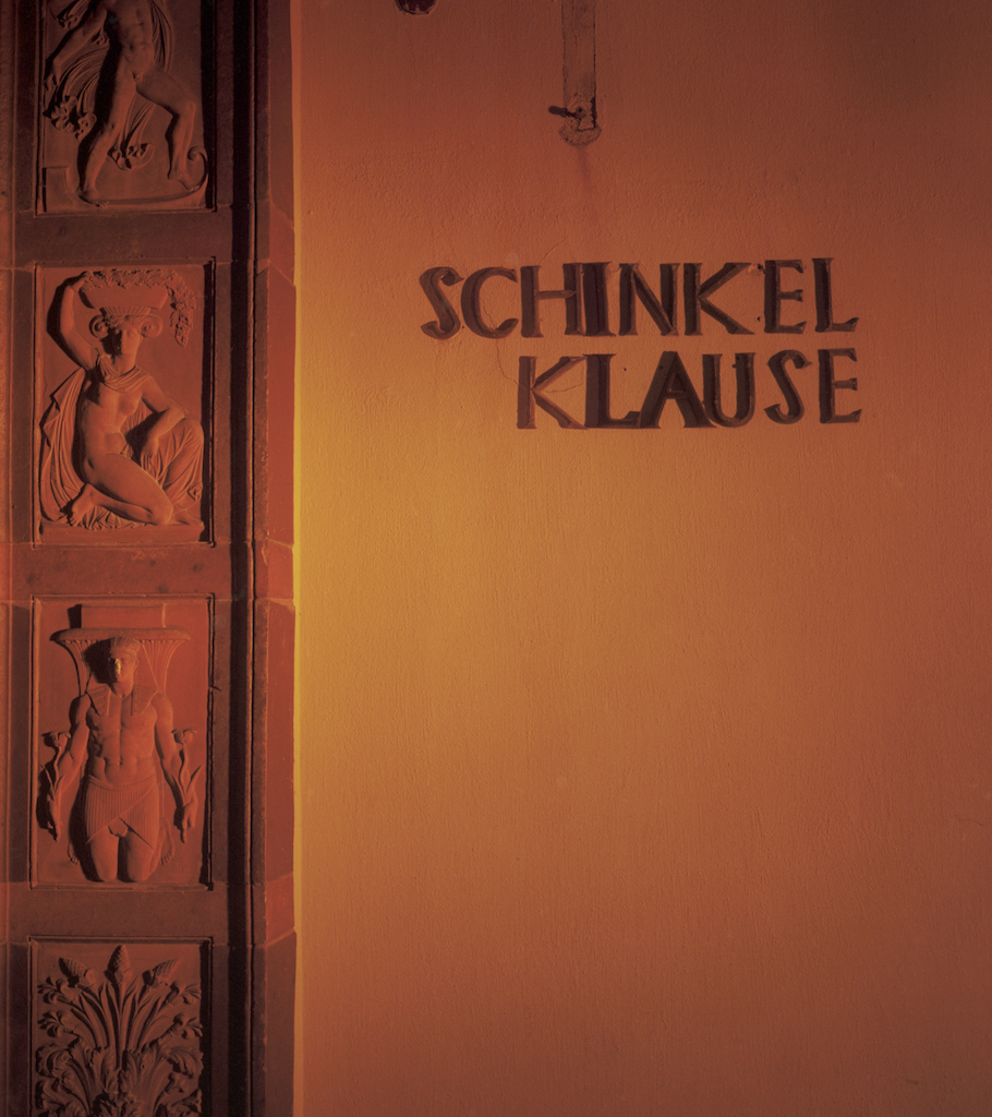 Calla Henkel and Max Pitegoff, »Schinkel Klause«, Schinkel Pavillon, 2016
