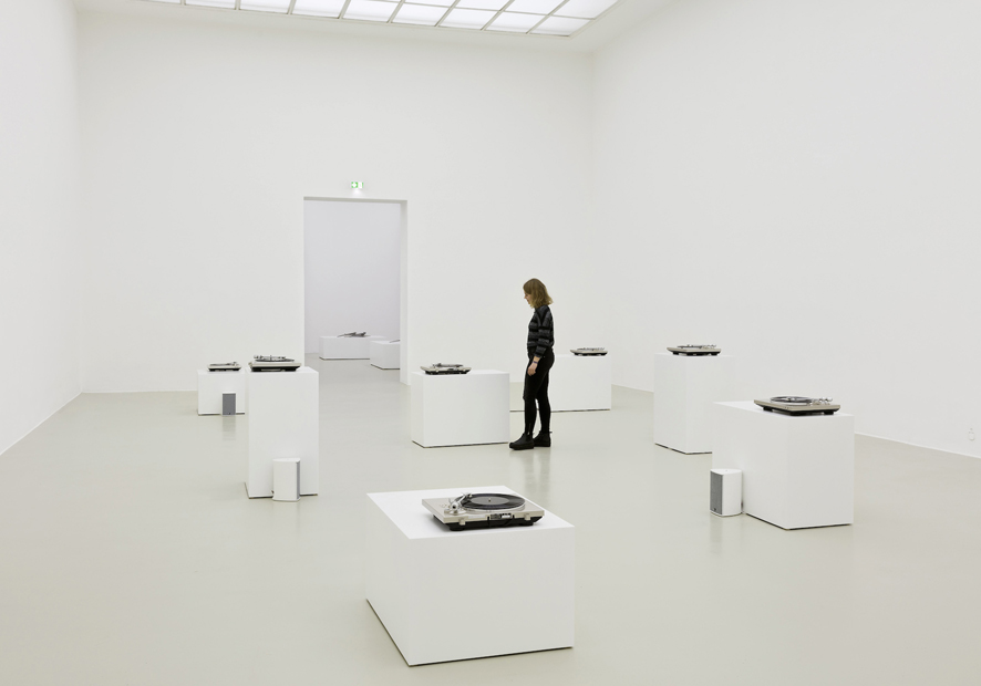 Susan Philipsz, Seven Tears, 2016 
Installation view, Kunstverein Hannover 2016
